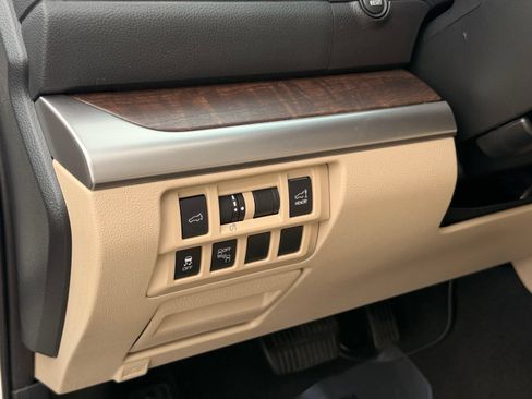 Used 2017 Subaru Outback 2.5i Limited AWD/4WD image 18