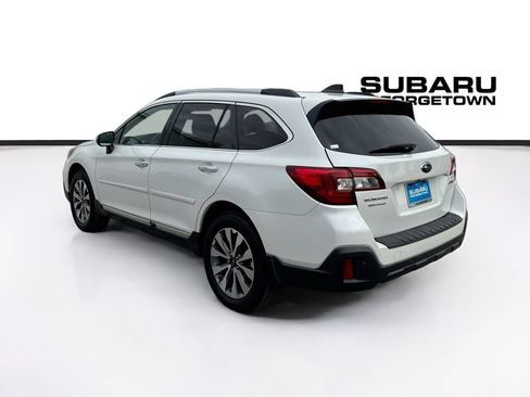 Used 2018 Subaru Outback 2.5i Touring AWD/4WD image 5