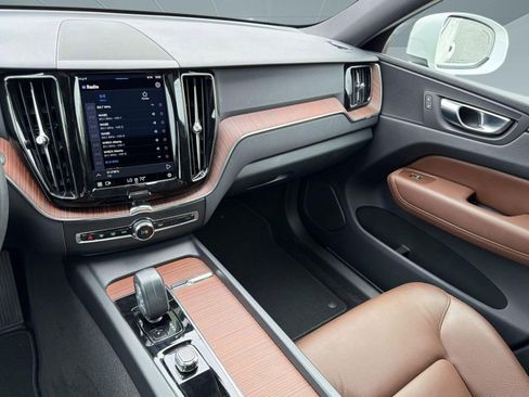 Used 2023 Volvo XC60 B5 Plus w/ Protection Package Premier image 26