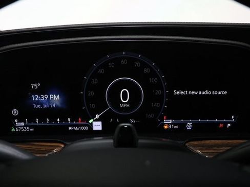 Used 2023 Cadillac Escalade Premium Luxury AWD/4WD image 25
