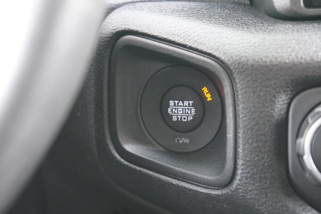Used 2024 Jeep Gladiator Sport AWD/4WD image 25