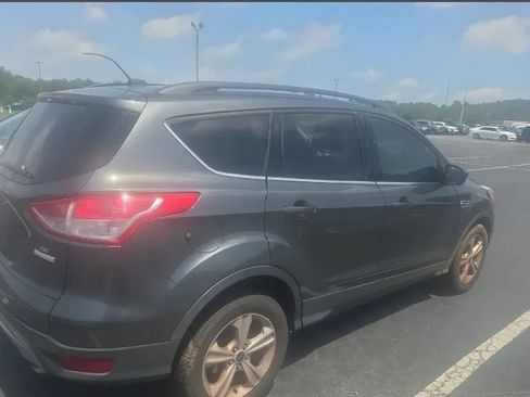 Used 2016 Ford Escape SE w/ SE Leather Comfort Package FWD image 4