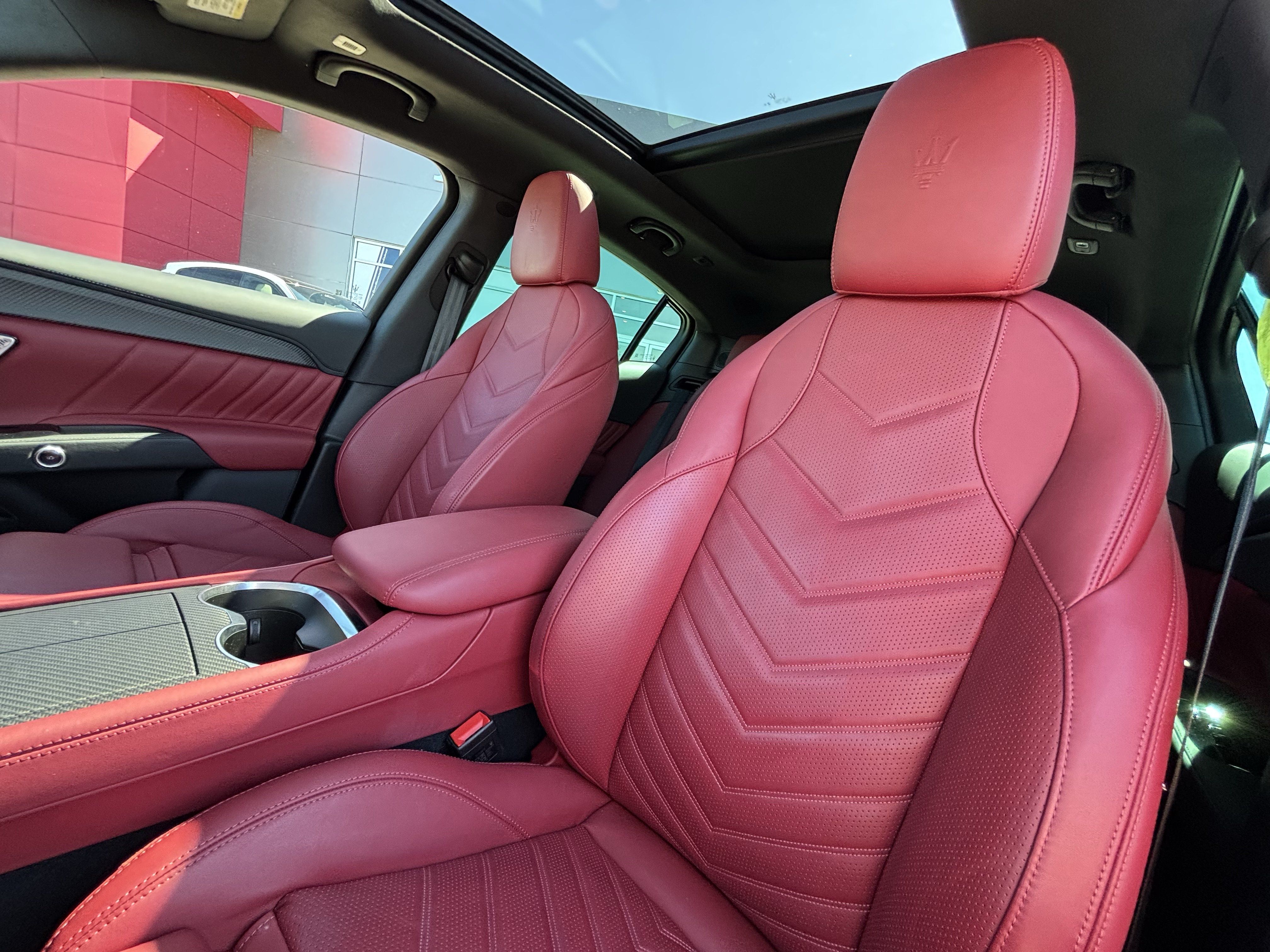 Used 2023 Maserati Grecale Folgore AWD/4WD image 29