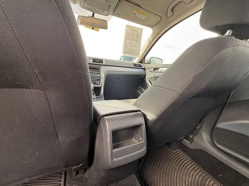 Used 2013 Volkswagen Passat 2.5 S FWD image 18