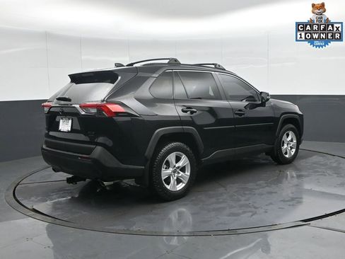 Used 2021 Toyota RAV4 XLE w/ Convenience Package image 2