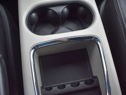 Used 2019 Dodge Grand Caravan SXT FWD image 28