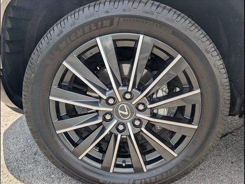 Used 2024 Lexus GX 550 w/ Accessory Package (2T) AWD/4WD image 20