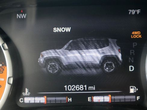 Used 2017 Jeep Renegade Altitude AWD/4WD image 80