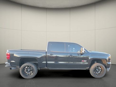 Used 2018 Chevrolet Silverado 1500 LT AWD/4WD image 10