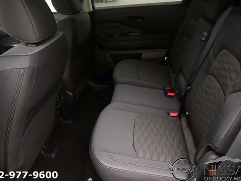 New 2025 Nissan Pathfinder SV image 13