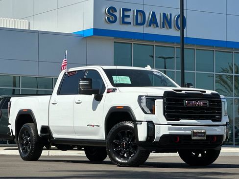 Used 2024 GMC Sierra 2500 AT4 w/ AT4 Premium Plus Package AWD/4WD image 2