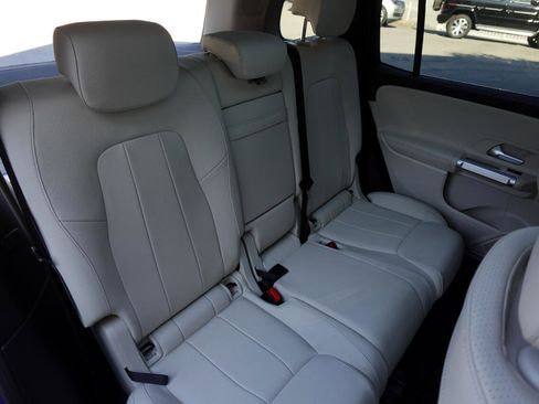 Used 2021 Mercedes-Benz GLB 250 4MATIC w/ Premium Package image 18