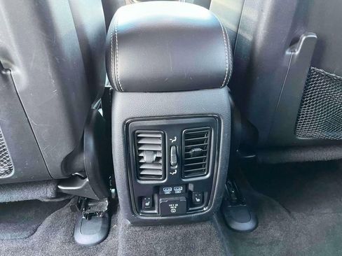 Used 2015 Jeep Grand Cherokee Limited image 14