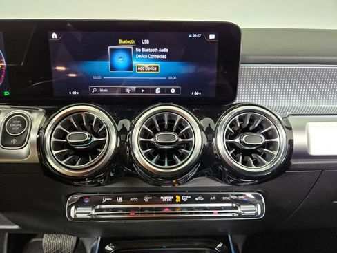 Certified 2023 Mercedes-Benz GLB 250 4MATIC image 27