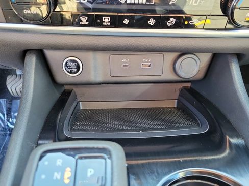 Used 2023 Nissan Rogue SV image 32