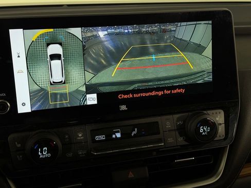 Used 2024 Toyota Grand Highlander AWD image 19
