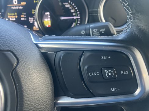 Used 2021 Jeep Wrangler Unlimited Sahara w/ Cold Weather Group AWD/4WD image 23