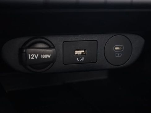 Used 2025 Hyundai Elantra SEL FWD image 20