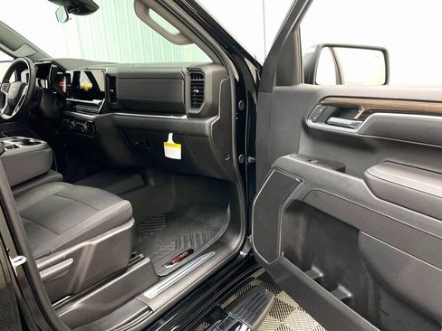 Certified 2026 Chevrolet Silverado 1500 LT image 39