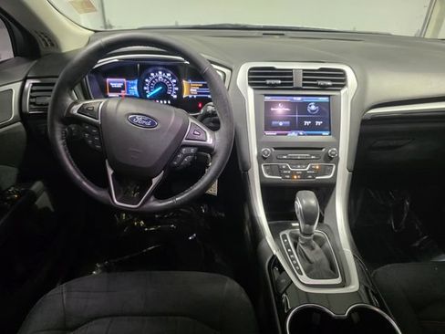 Used 2016 Ford Fusion SE FWD image 14