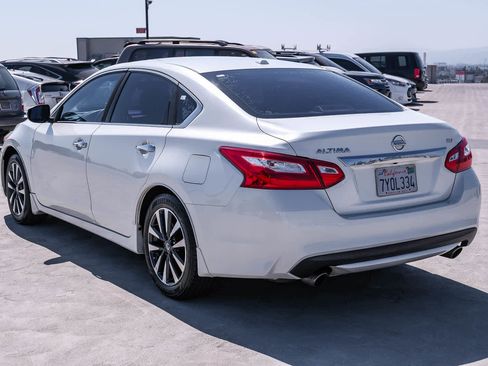 Used 2016 Nissan Altima 2.5 SV w/ Convenience Package FWD image 6