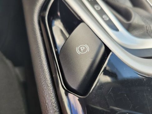 Used 2016 Ford Fusion SE FWD image 25