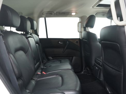 Used 2024 Nissan Armada SL image 14