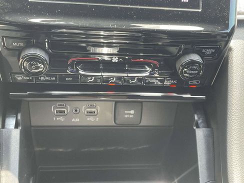 New 2025 Jeep Grand Cherokee Laredo image 19