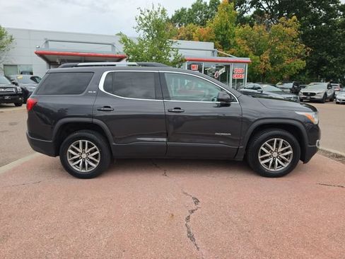 Used 2017 GMC Acadia SLE FWD image 6