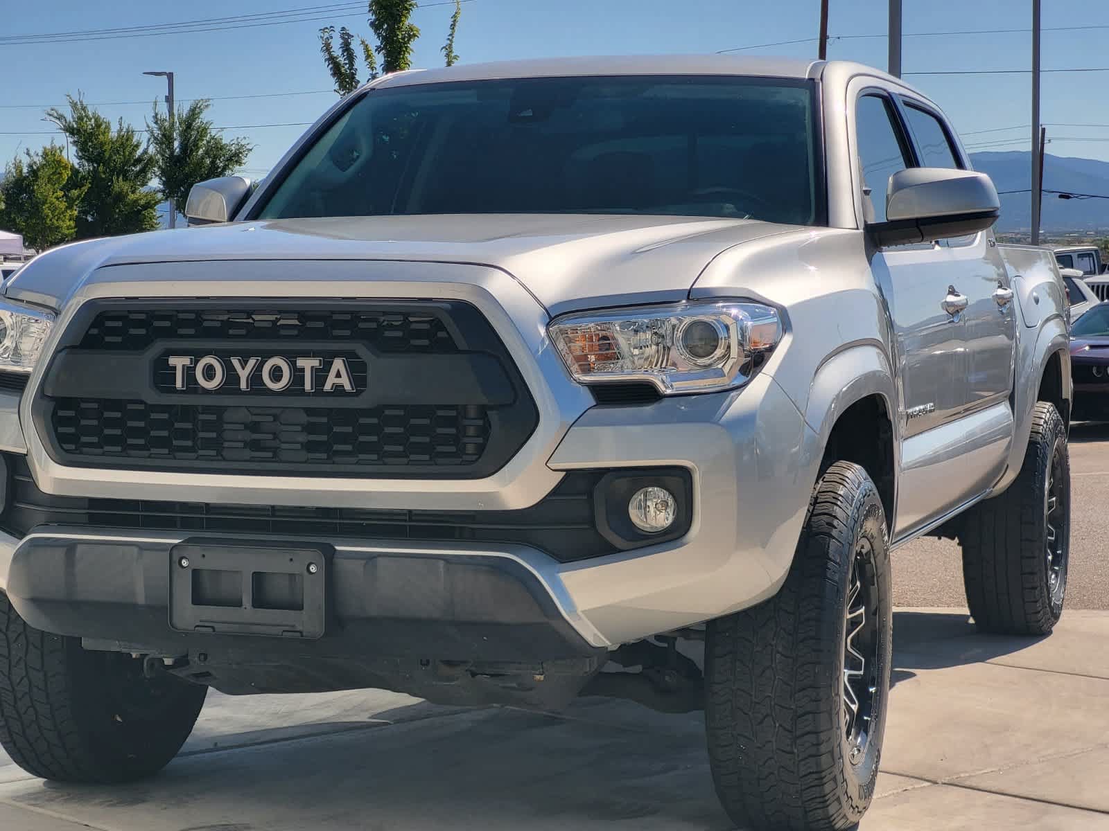 Used 2023 Toyota Tacoma SR5 RWD image 7