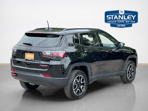 Certified 2024 Jeep Compass Trailhawk w/ Trailhawk Elite Group AWD/4WD image 8