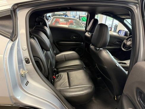 Used 2019 Honda HR-V Sport image 32