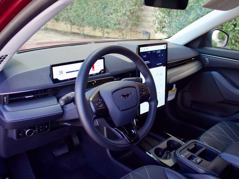 Used 2025 Ford Mustang Mach-E Select w/ Comfort Package Lite RWD image 10