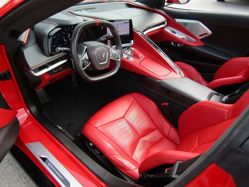 Used 2021 Chevrolet Corvette Stingray Premium Conv w/ Z51 Performance Package RWD image 10