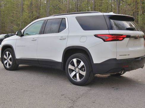 Used 2023 Chevrolet Traverse LT w/ LT Premium Package AWD/4WD image 8