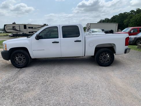 Used 2007 Chevrolet Silverado 1500 W/T RWD image 2