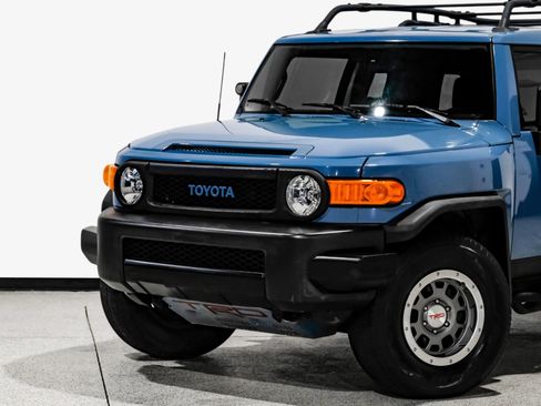 Used 2014 Toyota FJ Cruiser 4WD w/ Trail Teams Ultimate Edition image 12