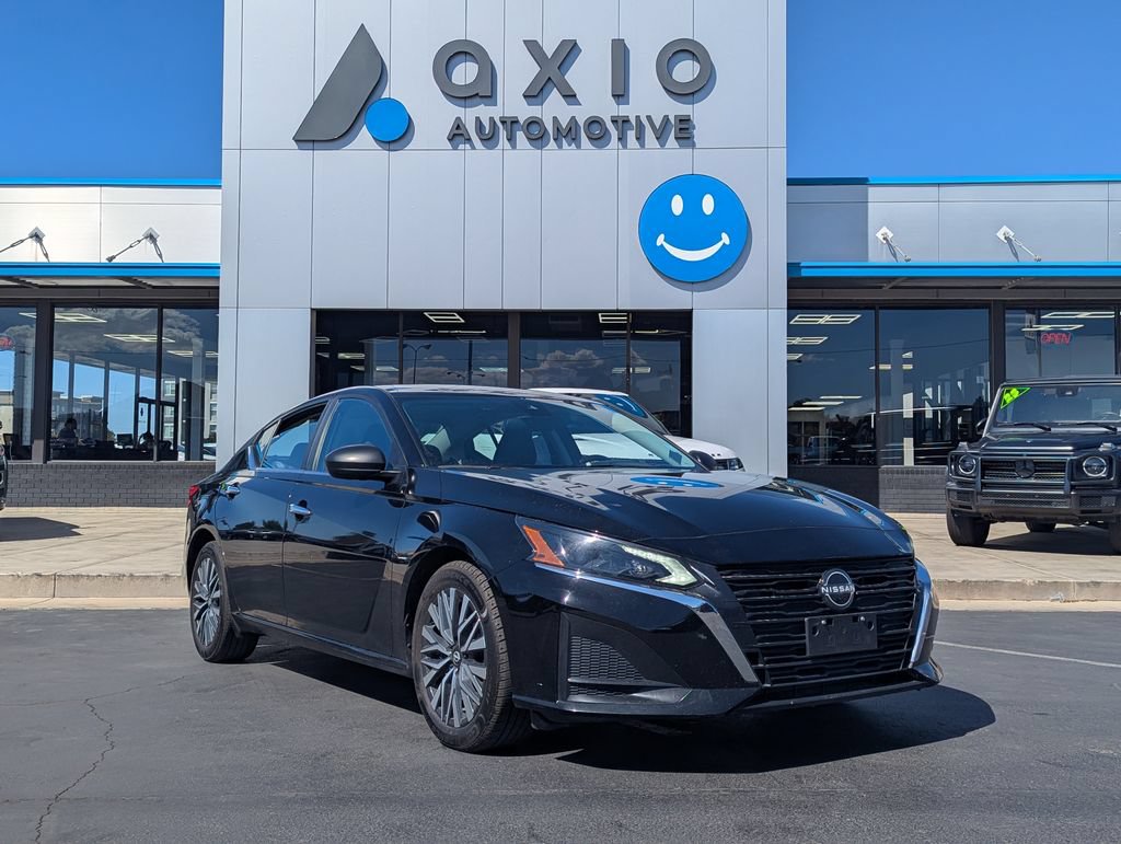 Used 2024 Nissan Altima 2.5 SV FWD image 1