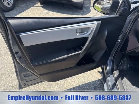 Used 2016 Toyota Corolla LE FWD image 16