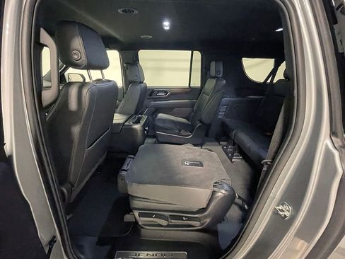 Used 2025 GMC Yukon XL Denali image 27
