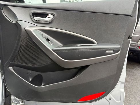 Used 2013 Hyundai Santa Fe GLS image 21