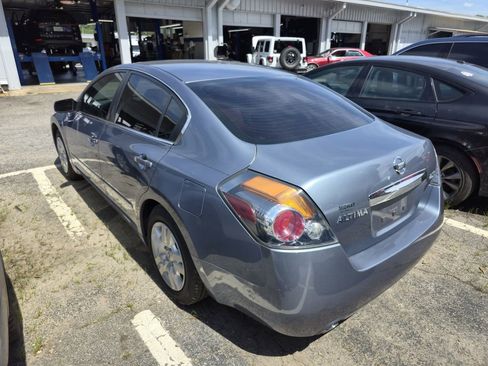 Used 2011 Nissan Altima 2.5 S FWD image 3