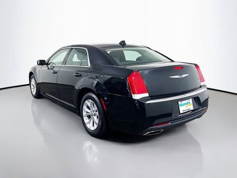 Used 2023 Chrysler 300 Touring w/ Safetytec Plus Group image 7