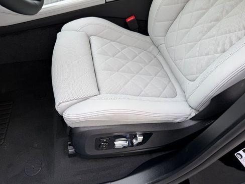 New 2026 BMW X5 sDrive40i image 12