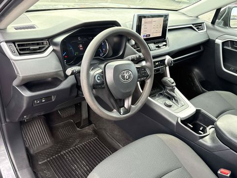 Used 2024 Toyota RAV4 LE AWD/4WD image 11