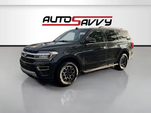 Used 2024 Ford Expedition Limited AWD/4WD image 3