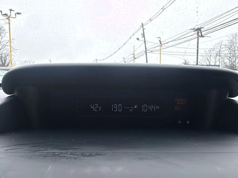 Used 2016 Subaru Crosstrek 2.0i Limited image 11