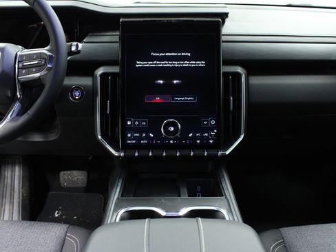 New 2025 GMC Acadia Elevation FWD image 18