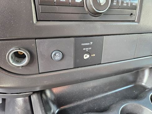 Used 2016 Chevrolet Express 2500 image 7