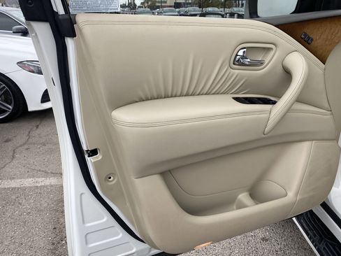 Used 2011 INFINITI QX56 2WD w/ Theater Pkg image 11